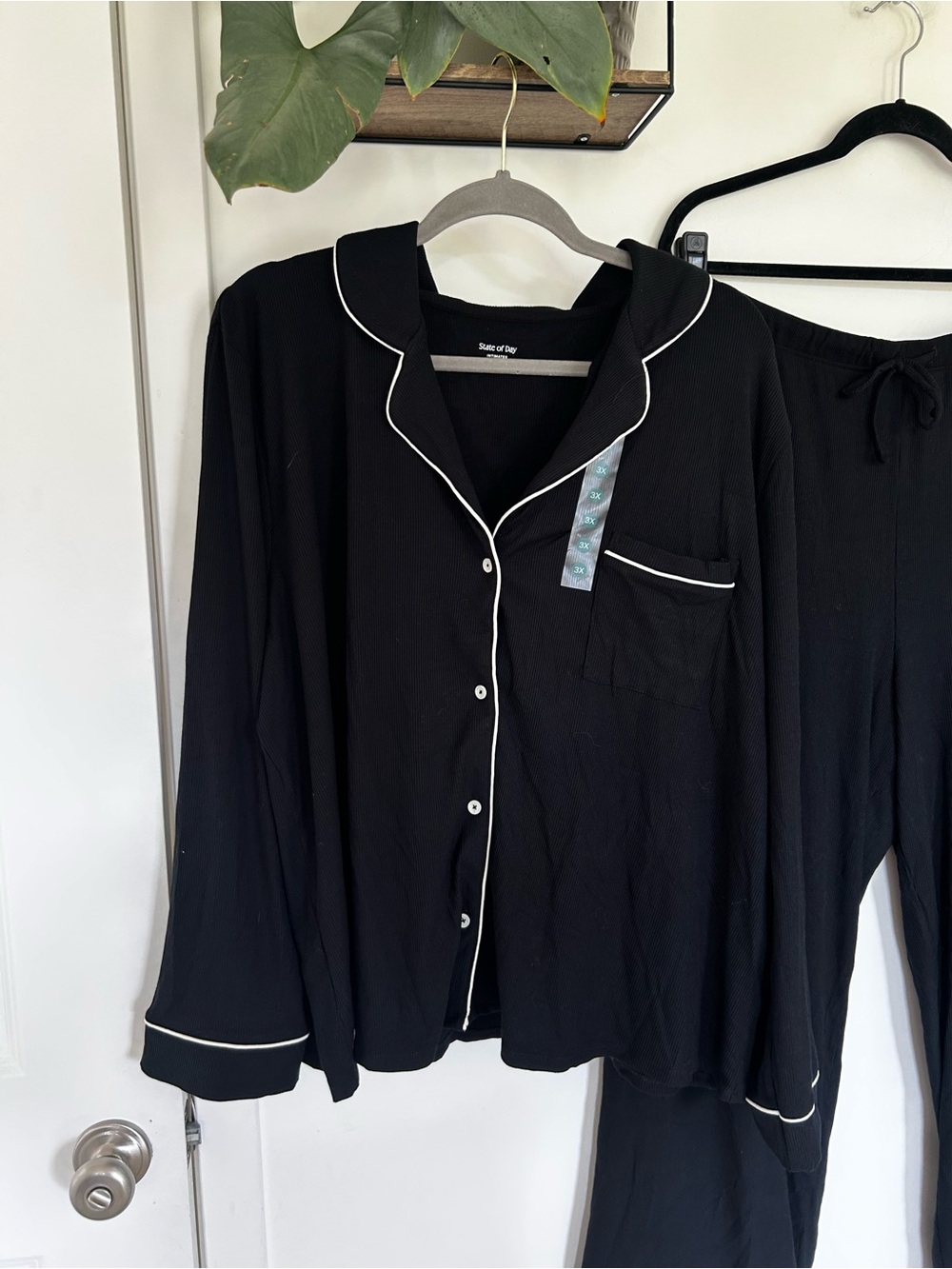 NWOT State of Day Black White Button Up Long Sleeve Pant Pajama Set Plus Size 3X - Picture 2 of 8